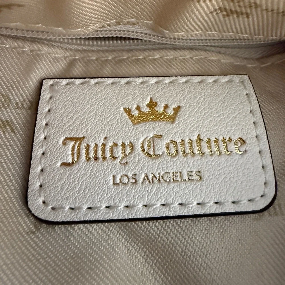Juicy Couture Wristlet Cream Faux Leather Ruched Gold Hardware‎ 885919589378